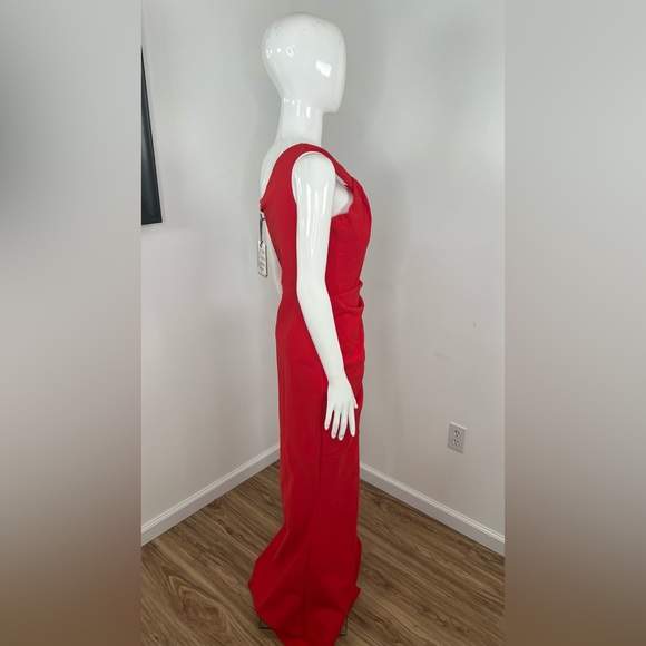 Chiara Boni La Petite Robe
Seki One-Shoulder Gown - Picture 7 of 11